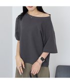 【アメリカンホリック/AMERICAN HOLIC】の2WAYオフショルスウェット半袖プルオーバー 人気、トレンドファッション・服の通販 founy(ファニー) ファッション Fashion レディースファッション Fashion for Women トップス・カットソー Cut & Sew Tops レディースパーカー・カジュアルフーディー Casual Hoodies & Sweatshirts カジュアルプルオーバー・ニットトップス Pullovers & Knit Tops / Casual Pullovers スウェット・クルーネックトップス Sweatshirts & Crewnecks / Relaxed Fit Sweat Tops おすすめ Recommended / Our Picks アクセサリー Fashion Accessories ショルダー Shoulder, Shoulder Strap スウェット / スエット Sweatshirt, Sweatwear ベーシック Basic, Essential ポケット Pocket, Pocket Detail 半袖 Short Sleeve, Half Sleeve A/W・秋冬 Autumn/Winter thumbnail Charcoal Gray|ID: prp329100004661229 ipo3291000000033730383