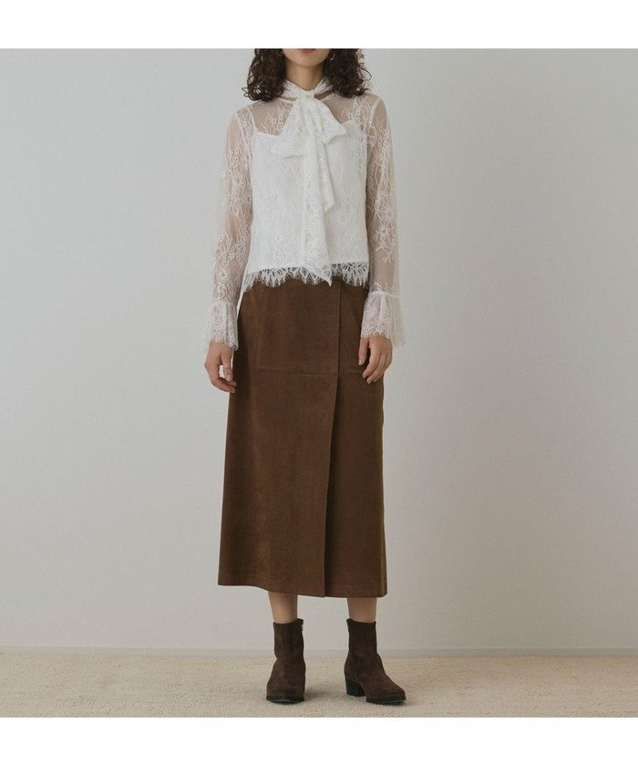 【グレース コンチネンタル/GRACE CONTINENTAL】のレースボウタイブラウス インテリア・キッズ・メンズ・レディースファッション・服の通販 founy(ファニー) https://founy.com/ ファッション Fashion レディースファッション Fashion for Women トップス・カットソー Cut & Sew Tops シャツ・ブラウス・オフィスカジュアル Elegant Blouses & Button-Ups インナー Innerwear クラシカル Classical, Vintage-Inspired シアー Sheer, See-Through ジャケット Jacket, Outerwear スウェット / スエット Sweatshirt, Sweatwear スカラップ Scallop, Scalloped Edge チュール Tulip, Tulip Motif フェミニン Feminine, Girly ベスト Vest, Waistcoat ボウタイ Bow Tie, Neck Bow リュクス Luxury, Elegant, High-End, Chic レース Lace, Lace Fabric ロマンティック Romantic, Feminine Style A/W・秋冬 Autumn/Winter |ID: prp329100004661294 ipo3291000000033730624