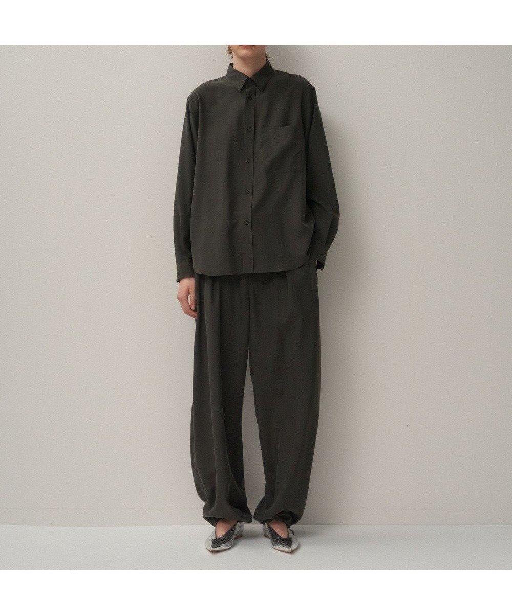 【エイトン/ATON】のSILK SUEDE タックイージーパンツ インテリア・キッズ・メンズ・レディースファッション・服の通販 founy(ファニー) 　ファッション　Fashion　レディースファッション　Fashion for Women　パンツ　Pants & Trousers　新作・新入荷　New Arrivals / New In　ギャザー　Gathered, Ruffled　シルク　Silk, 100% Silk　ストレート　Straight, Straight Cut　A/W・秋冬　Autumn/Winter　CHARCOAL GRAY|ID: prp329100004661302 ipo3291000000033730659
