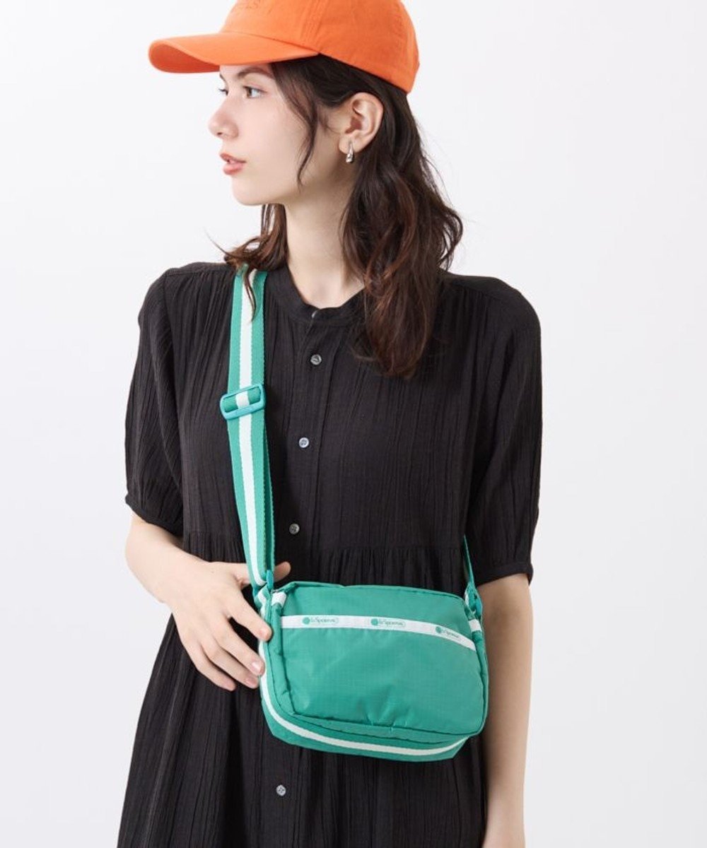 【レスポートサック/LeSportsac】のCAMERA CROSSBODY/スペクテイターケリーグリーン 人気、トレンドファッション・服の通販 founy(ファニー) 　ファッション　Fashion　レディースファッション　Fashion for Women　アウトドア　Outdoor Clothing　軽量　Lightweight, Ultra Light　ショルダー　Shoulder, Shoulder Strap　シンプル　Simple, Minimal　スクエア　Square, Square Shape　スマート　Smart, Elegant　財布　Wallet, Purse　トラベル　Travel, Travel Gear　プリント　Print, Printed Pattern　ポケット　Pocket, Pocket Detail　ポシェット　Pochette, Mini Bag　無地　Plain, Solid Color　おすすめ　Recommended / Our Picks　旅行　Travel　 other-1|ID: prp329100004661574 ipo3291000000033731581