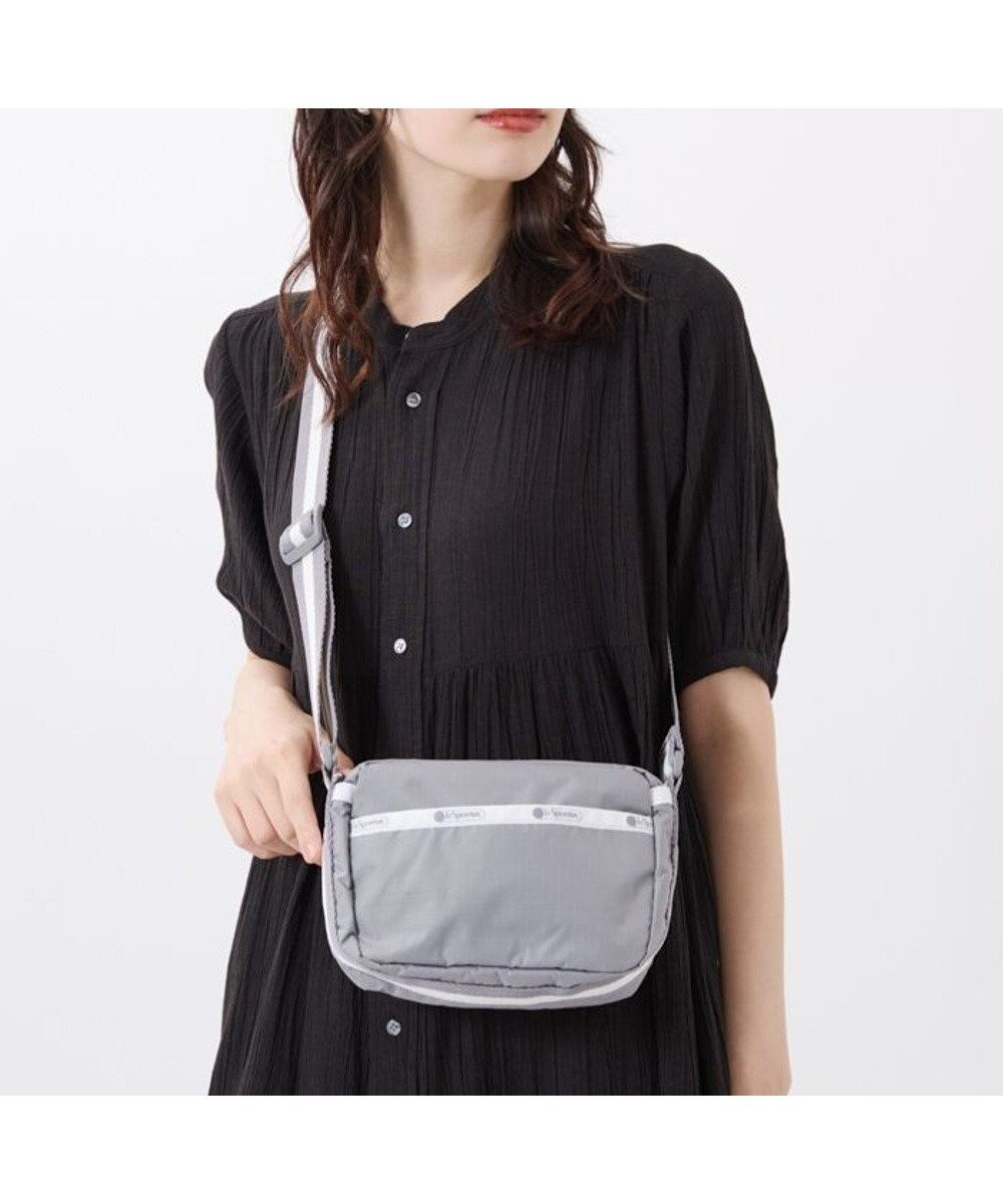 【レスポートサック/LeSportsac】のCAMERA CROSSBODY/スペクテイターピュアグレー 人気、トレンドファッション・服の通販 founy(ファニー) 　ファッション　Fashion　レディースファッション　Fashion for Women　アウトドア　Outdoor Clothing　軽量　Lightweight, Ultra Light　ショルダー　Shoulder, Shoulder Strap　シンプル　Simple, Minimal　スクエア　Square, Square Shape　スポーティ　Sporty, Casual Athletic　スマート　Smart, Elegant　財布　Wallet, Purse　トラベル　Travel, Travel Gear　プリント　Print, Printed Pattern　ポケット　Pocket, Pocket Detail　ポシェット　Pochette, Mini Bag　無地　Plain, Solid Color　おすすめ　Recommended / Our Picks　旅行　Travel　 other-1|ID: prp329100004661577 ipo3291000000033731586