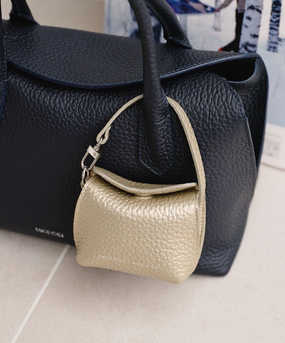 【イアクッチ/IACUCCI】の【新色登場!】ラーナ ミニチャーム ALCE インテリア・キッズ・メンズ・レディースファッション・服の通販 founy(ファニー) ファッション Fashion レディースファッション Fashion for Women スポーツウェア Functional & Stylish Sportswear アクセサリー Fashion Accessories イタリア Italy 春 Spring コレクション Collection, Seasonal Line スポーツ Sports, Activewear チャーム Charm, Pendant 人気 Popular, Best Seller フォルム Silhouette, Form ポーチ Pouch, Small Case マグネット Magnet, Magnetic Closure メタル Metal, Metal Parts リップ Lip, Lip Motif S/S・春夏 SS, Spring/Summer, Warm Season おすすめ Recommended / Our Picks 夏 Summer ギフト プレゼント Gift / Present 2025年 2025 2025春夏・S/S Spring/Summer 2025 SS25 ゴールド|ID: prp329100004662676 ipo3291000000035519020