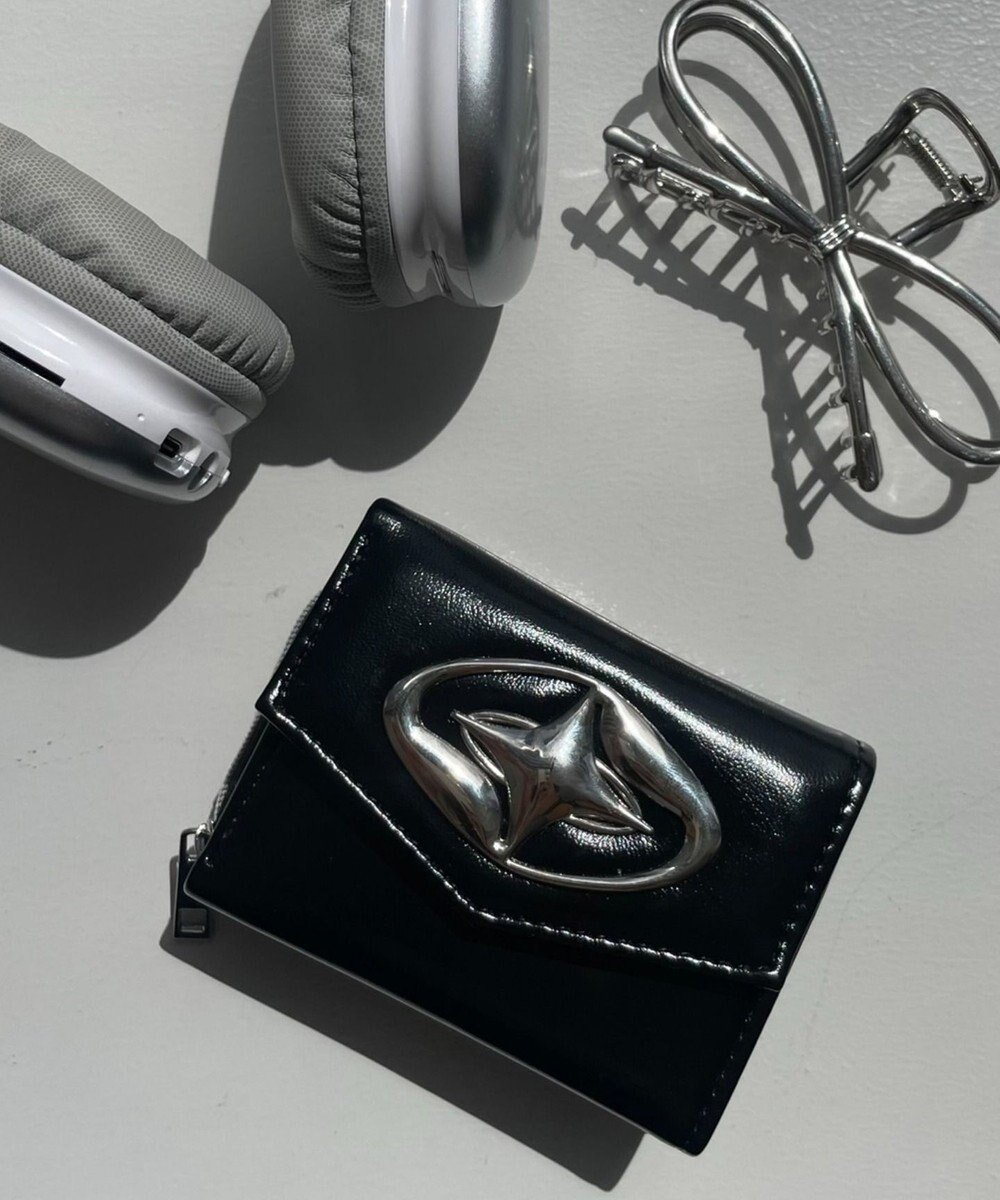 【ウィゴー/WEGO】のBIGメタルパーツウォレット インテリア・キッズ・メンズ・レディースファッション・服の通販 founy(ファニー) ファッション Fashion レディースファッション Fashion for Women ミニ財布・二つ折り財布 Wallets & Card Cases おすすめ Recommended / Our Picks コンパクト Compact, Small Size シルバー Silver, Metallic Silver スマホ Smartphone, Mobile Device メタル Metal, Metal Parts 財布 Wallet, Purse ブラック|ID: prp329100004663116 ipo3291000000033737543