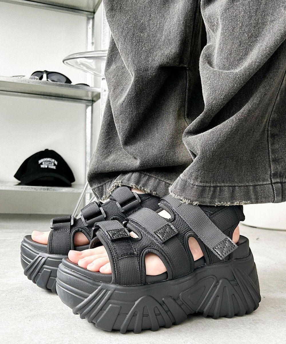 【ウィゴー/WEGO】の厚底ベルトスポーツサンダル インテリア・キッズ・メンズ・レディースファッション・服の通販 founy(ファニー) 　ファッション　Fashion　レディースファッション　Fashion for Women　ベルト&ウエストマーク　Belts & Waist Accessories　スポーツウェア　Functional & Stylish Sportswear　サンダル&ミュール　Sandals & Mules　アンクル　Ankle-Length Design　厚底　Platform Shoes　春　Spring　カーゴパンツ　Cargo Pants, Utility Pants　今季　This Season, Current Season　サンダル　Sandals, Summer Shoes　スポーツ　Sports, Activewear　スマホ　Smartphone, Mobile Device　ソックス　Socks, Hosiery　デニム　Denim, Jeans Material　トレンド　Trend, Trending Now　フィット　Fit, Slim Fit　S/S・春夏　SS, Spring/Summer, Warm Season　おすすめ　Recommended / Our Picks　夏　Summer　旅行　Travel　ブラック|ID: prp329100004663788 ipo3291000000034605778
