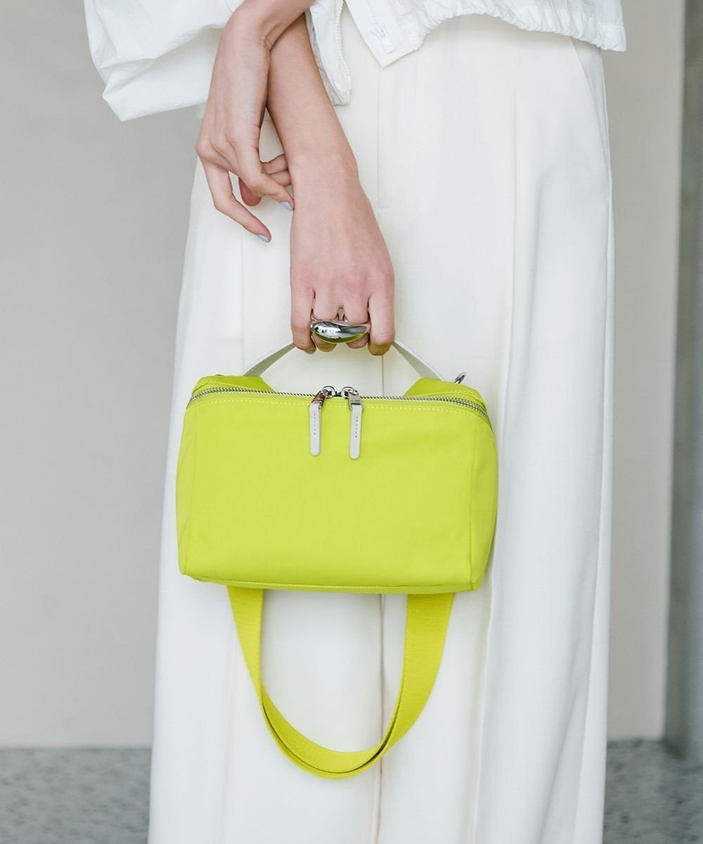 【トプカピ/TOPKAPI】の【Breath TOPKAPI】【撥水】マット ナイロン ボックス型 ショルダーバッグ インテリア・キッズ・メンズ・レディースファッション・服の通販 founy(ファニー) 　ファッション　Fashion　レディースファッション　Fashion for Women　バッグ　Bags　クール　Cool, Chic　ショルダー　Shoulder, Shoulder Strap　スマート　Smart, Elegant　トレンド　Trend, Trending Now　ボックス　Boxy, Box Shape　ポケット　Pocket, Pocket Detail　メタル　Metal, Metal Parts　ライムグリーン|ID: prp329100004663901 ipo3291000000035572351