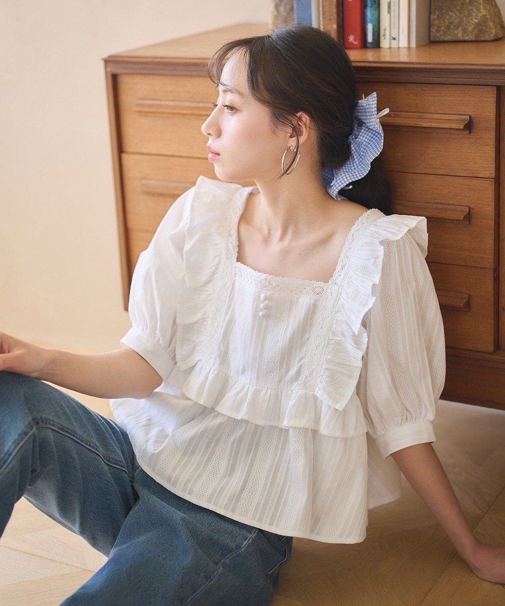 【アースミュージックアンドエコロジー/earth music&ecology】のパフスリーブコットンフリルブラウス 人気、トレンドファッション・服の通販 founy(ファニー) 　ファッション　Fashion　レディースファッション　Fashion for Women　トップス・カットソー　Cut & Sew Tops　シャツ・ブラウス・オフィスカジュアル　Elegant Blouses & Button-Ups　おすすめ　Recommended / Our Picks　コンパクト　Compact, Small Size　スクエア　Square, Square Shape　スリーブ　Sleeve, Long Sleeve / Short Sleeve　デコルテ　Décolleté, Neckline　フェミニン　Feminine, Girly　フリル　Frill, Ruffle　ボトム　Bottoms, Lower Wear　ポケット　Pocket, Pocket Detail　夏　Summer　春　Spring　S/S・春夏　SS, Spring/Summer, Warm Season　 other-1|ID: prp329100004663913 ipo3291000000033740509