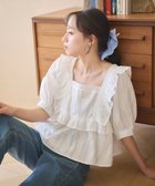 【アースミュージックアンドエコロジー/earth music&ecology】のパフスリーブコットンフリルブラウス 人気、トレンドファッション・服の通販 founy(ファニー) ファッション Fashion レディースファッション Fashion for Women トップス・カットソー Cut & Sew Tops シャツ・ブラウス・オフィスカジュアル Elegant Blouses & Button-Ups おすすめ Recommended / Our Picks コンパクト Compact, Small Size スクエア Square, Square Shape スリーブ Sleeve, Long Sleeve / Short Sleeve デコルテ Décolleté, Neckline フェミニン Feminine, Girly フリル Frill, Ruffle ボトム Bottoms, Lower Wear ポケット Pocket, Pocket Detail 夏 Summer 春 Spring S/S・春夏 SS, Spring/Summer, Warm Season thumbnail Off White|ID: prp329100004663913 ipo3291000000033740510