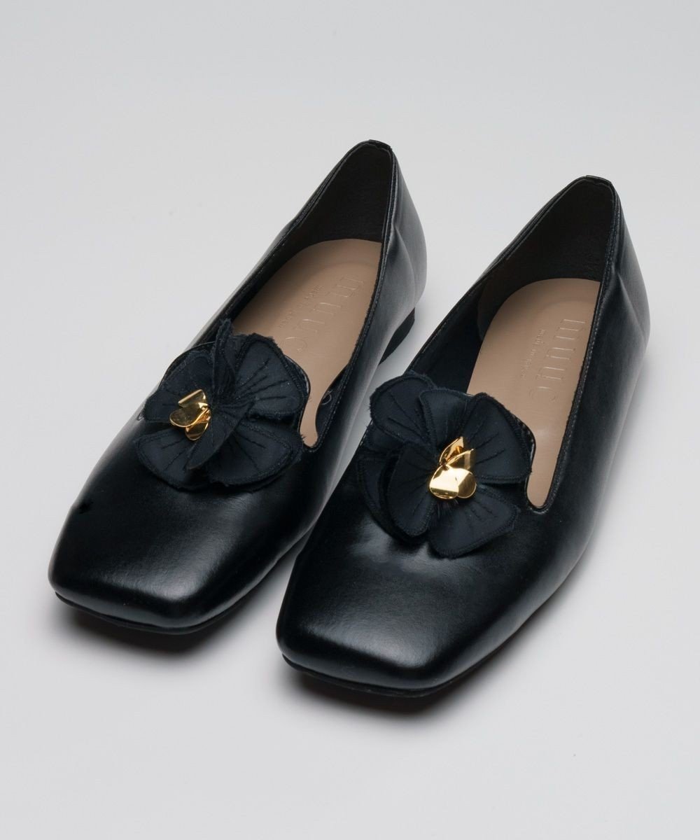 【ムーク/muuc】の花刺繍モチーフのパンプス インテリア・キッズ・メンズ・レディースファッション・服の通販 founy(ファニー) ファッション Fashion レディースファッション Fashion for Women インソール Shoe Insole クッション Cushion, Throw Pillow 抗菌 Antibacterial, Bacteria-Resistant シューズ Shoes, Footwear フラット Flat, Flat Shoes モチーフ Motif, Design Theme A/W・秋冬 Autumn/Winter S/S・春夏 SS, Spring/Summer, Warm Season 夏 Summer ブラック|ID: prp329100004664053 ipo3291000000033741116