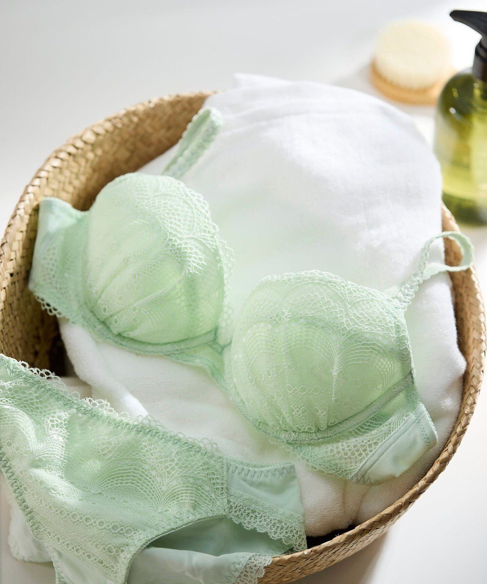 【ウンナナクール/une nana cool】のit rains 3/4カップブラジャー インテリア・キッズ・メンズ・レディースファッション・服の通販 founy(ファニー) ファッション Fashion レディースファッション Fashion for Women アンダー Underwear Essentials カッティング Cutting Detail コンパクト Compact, Small Size ブラジャー Bra, Lingerie プリント Print, Printed Pattern ボタニカル Botanical, Floral Pattern レース Lace, Lace Fabric ME|ID: prp329100004664451 ipo3291000000033742560