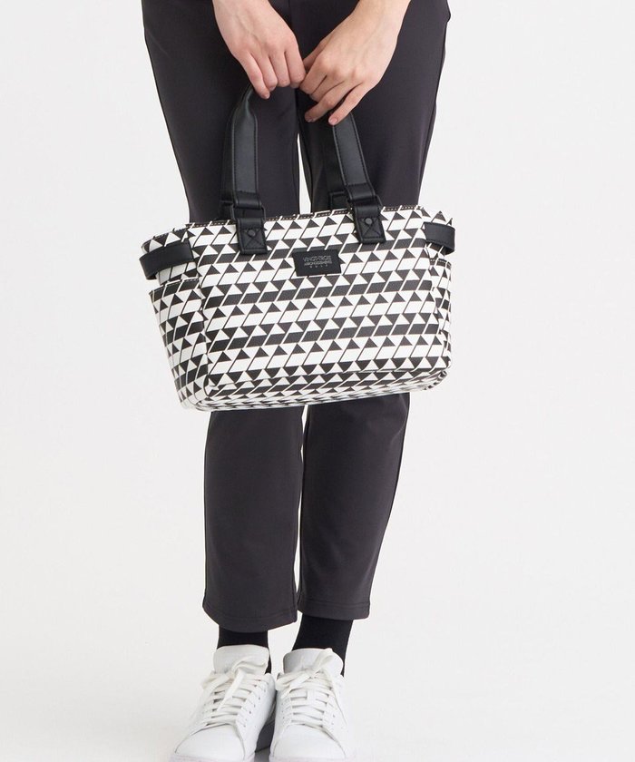 【23区 ゴルフ/23区GOLF / MEN】の【UNISEX】フラッグ総柄カートバッグ インテリア・キッズ・メンズ・レディースファッション・服の通販 founy(ファニー) https://founy.com/ ファッション Fashion メンズファッション Fashion for Men バッグ Bags 2025年 2025 2025-2026秋冬・A/W Autumn/Winter 2025–26 AW25–26 ユニセックス Unisex, Genderless ゴルフ Golf シリコン Silicone, Silicone Material シンプル Simple, Minimal スタイリッシュ Stylish, Fashionable スマート Smart, Elegant パターン Pattern, Design Print フロント Front, Front Design プリント Print, Printed Pattern ポケット Pocket, Pocket Detail A/W・秋冬 Autumn/Winter |ID: prp329100004665046 ipo3291000000034347906