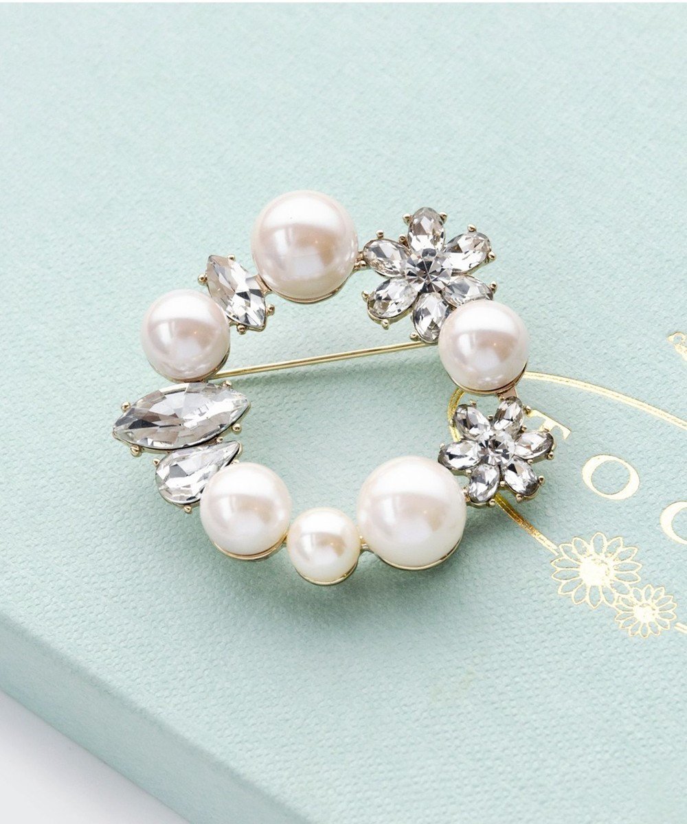 【トッカ/TOCCA】のBOUQUET BROOCH NECKLACE 2WAY ブローチネックレス インテリア・キッズ・メンズ・レディースファッション・服の通販 founy(ファニー) 　ファッション　Fashion　レディースファッション　Fashion for Women　ジュエリー　Jewelry　ネックレス　Necklaces & Pendants　おすすめ　Recommended / Our Picks　アクセサリー　Fashion Accessories　ギフト プレゼント　Gift / Present　ジャケット　Jacket, Outerwear　ストール　Stole, Wrap　セレモニー　Ceremony　チェーン　Chain, Chain Strap　ネックレス　Necklace, Pendant Necklace　パール　Pearl, Pearl Accent　フェミニン　Feminine, Girly　フォーマル　Formal, Dressy　フラワー　Flower, Floral　ブローチ　Brooch, Pin Brooch　ポーチ　Pouch, Small Case　ランダム　Random, Irregular　リーフ　Leaf, Botanical Leaf　エレガント 上品　Elegant　雑誌　Magazine, Fashion Magazine　ゴールド系|ID: prp329100004665204 ipo3291000000033746483