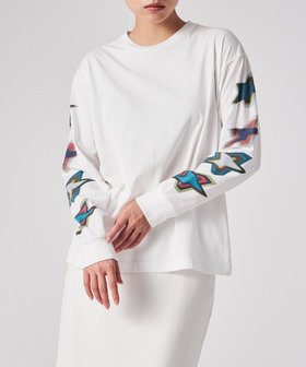 【ポール スミス/Paul Smith】のNeon Stars 長袖Tシャツ 人気、トレンドファッション・服の通販 founy(ファニー) ファッション Fashion レディースファッション Fashion for Women トップス・カットソー Cut & Sew Tops シャツ・ブラウス・オフィスカジュアル Elegant Blouses & Button-Ups ロングTシャツ・Tシャツ Longline T-Shirts & Tees カットソー・ベーシックTシャツ Cut-and-Sewn Tops / Stretch Tees & Basics インナー Innerwear カットソー Cut and Sewn Top カラフル Colorful Design グラフィック Graphic, Graphic Design シンプル Simple, Minimal ネオン Neon, Neon Color プレーン Plain, Simple 夏 Summer S/S・春夏 SS, Spring/Summer, Warm Season A/W・秋冬 Autumn/Winter 長袖 Long Sleeve, Full Sleeve |ID:prp329100004665305