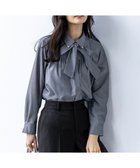 【エニィ スィス/any SiS】の【洗える】ボウタイ付きビジュー シャツ シャンブレーブルー|ID: prp329100004665833 ipo3291000000033845974