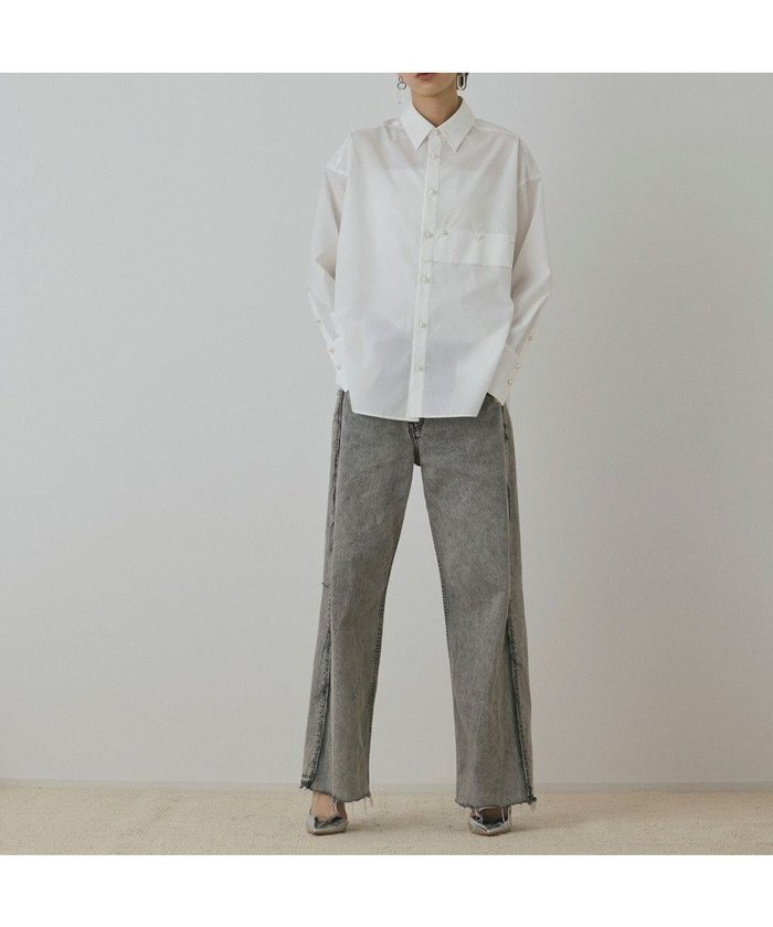 【グレース コンチネンタル/GRACE CONTINENTAL】のオーバーシャツ インテリア・キッズ・メンズ・レディースファッション・服の通販 founy(ファニー) https://founy.com/ ファッション Fashion レディースファッション Fashion for Women トップス・カットソー Cut & Sew Tops シャツ・ブラウス・オフィスカジュアル Elegant Blouses & Button-Ups 新作・新入荷 New Arrivals / New In イエロー Yellow エレガント 上品 Elegant パール Pearl, Pearl Accent ロング Long, Long-Length 今季 This Season, Current Season 定番 Standard, Basic Item A/W・秋冬 Autumn/Winter |ID: prp329100004665870 ipo3291000000033748396