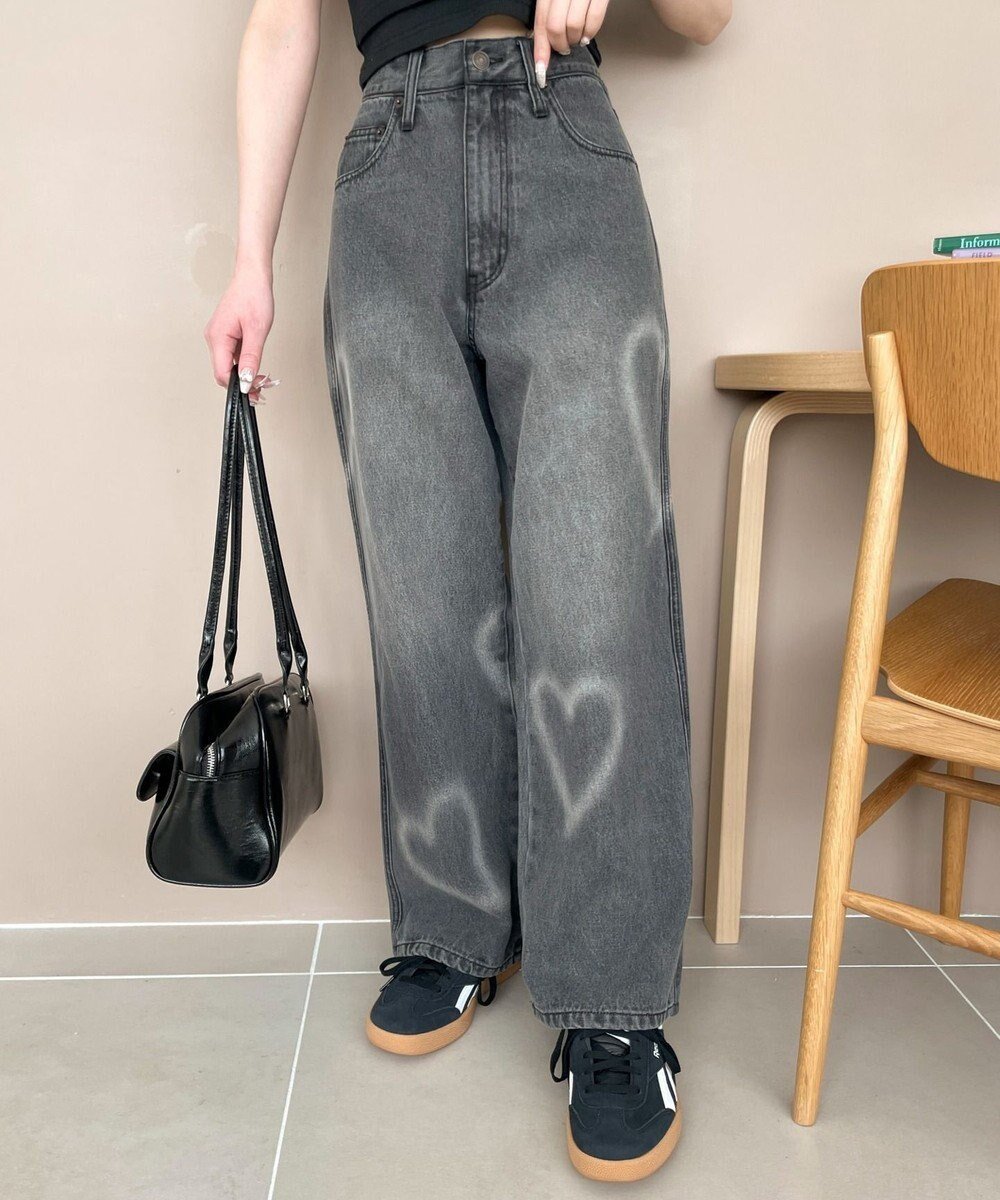 【ウィゴー/WEGO】のスプレーペイントストレートデニムパンツ インテリア・キッズ・メンズ・レディースファッション・服の通販 founy(ファニー) 　ファッション　Fashion　レディースファッション　Fashion for Women　パンツ　Pants & Trousers　デニムパンツ・ジーンズ・美脚デニム　Denim Jeans & Pants　ショート　Short, Short Length　シンプル　Simple, Minimal　ジーンズ　Jeans, Denim Pants　ストレート　Straight, Straight Cut　スマホ　Smartphone, Mobile Device　デニム　Denim, Jeans Material　プリント　Print, Printed Pattern　ルーズ　Loose, Oversized　ワイド　Wide, Wide Fit　人気　Popular, Best Seller　冬　Winter / This Winter　夏　Summer　春　Spring　S/S・春夏　SS, Spring/Summer, Warm Season　秋　Autumn　A/W・秋冬　Autumn/Winter　ブラックその他|ID: prp329100004666802 ipo3291000000033752001