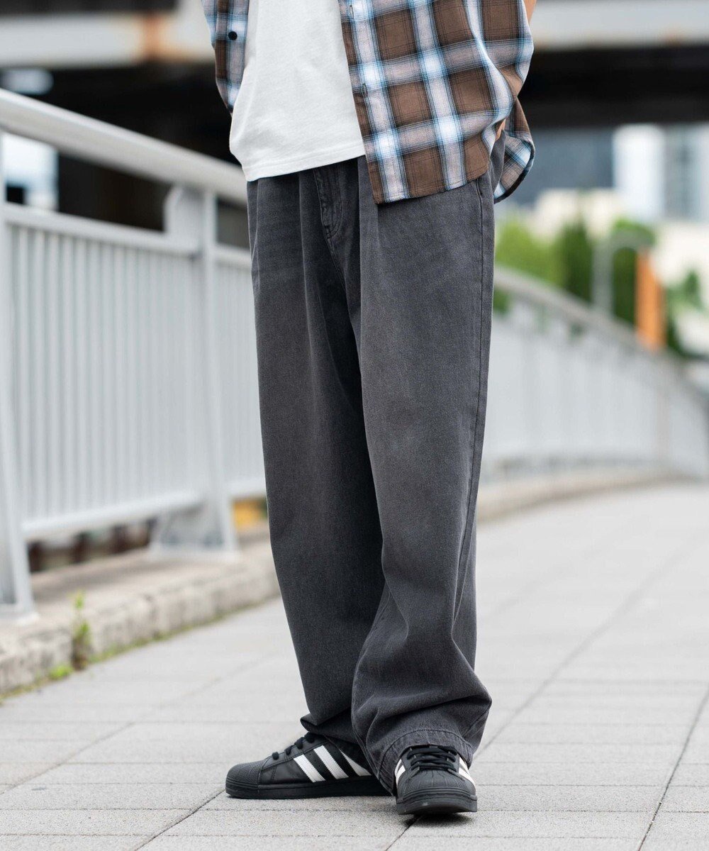 【ウィゴー/WEGO】の【ユニセックス着用ITEM/SMLサイズ展開】ルーズテーパードデニムパンツ インテリア・キッズ・メンズ・レディースファッション・服の通販 founy(ファニー) 　ファッション　Fashion　レディースファッション　Fashion for Women　パンツ　Pants & Trousers　デニムパンツ・ジーンズ・美脚デニム　Denim Jeans & Pants　春　Spring　秋　Autumn　シンプル　Simple, Minimal　スピンドル　Spindle, Drawcord　スマホ　Smartphone, Mobile Device　テーパード　Tapered, Tapered Pants　デニム　Denim, Jeans Material　トレンド　Trend, Trending Now　バランス　Balance, Style Balance　ビッグ　Big, Oversized　ルーズ　Loose, Oversized　冬　Winter / This Winter　S/S・春夏　SS, Spring/Summer, Warm Season　プチプライス・低価格　Affordable / Budget Price　夏　Summer　ブラック|ID: prp329100004666810 ipo3291000000033752033