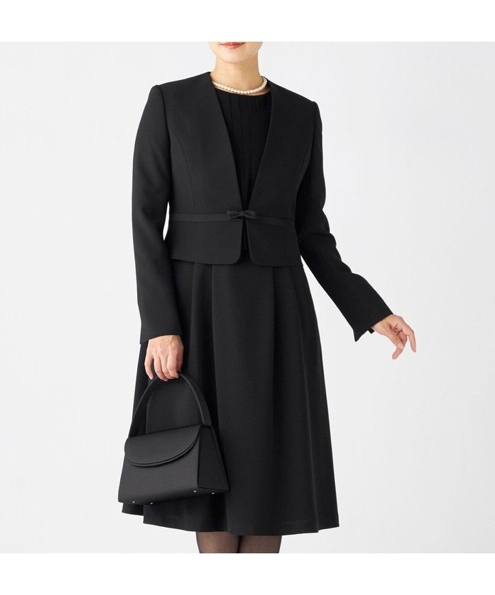 【組曲 NOIR/KUMIKYOKU NOIR】の【洗える】ウォッシャブルストレッチバックサテン ジャケット+ワンピース インテリア・キッズ・メンズ・レディースファッション・服の通販 founy(ファニー) https://founy.com/ ファッション Fashion レディースファッション Fashion for Women アウター Coat / Outerwear Collection レディースジャケット・軽アウター Jackets スーツ Business Suits & Workwear スーツジャケット・オフィスブレザー Suit Jackets / Blazers スーツセット・2点セット・レディーススーツ Suit Sets / 2-Piece Suits / Office Suit Sets アンサンブル Ensemble Set ウォッシャブル Machine Washable サテン Satin, Glossy Fabric ジャケット Jacket, Outerwear ストレッチ Stretch, Stretchy Fabric スーツ Suit, Formalwear セットアップ Set-Up, Coordinated Outfit ドレープ Drape, Draping Fabric ポケット Pocket, Pocket Detail リボン Ribbon, Bow 切替 Switching, Contrast Panel 夏 Summer S/S・春夏 SS, Spring/Summer, Warm Season 洗える Machine Washable A/W・秋冬 Autumn/Winter |ID: prp329100004666828 ipo3291000000035127793