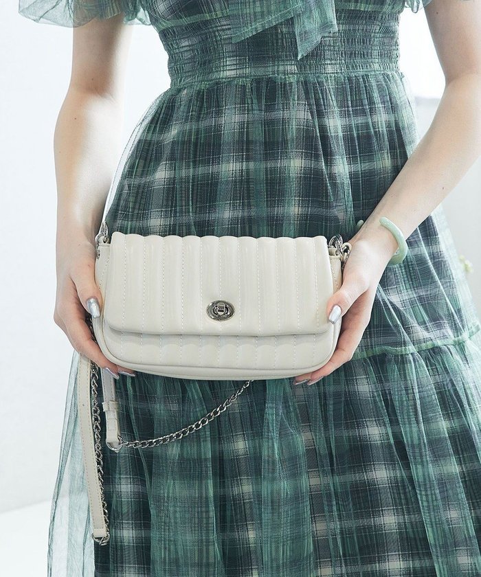 【スタイルコード/STYLE CODE】の【MERCURYDUO/マーキュリーデュオ】ストライプキルティング フラップショルダーバッグ インテリア・キッズ・メンズ・レディースファッション・服の通販 founy(ファニー) https://founy.com/ ファッション Fashion レディースファッション Fashion for Women バッグ Bags アクセサリー Fashion Accessories エレガント 上品 Elegant キルティング Quilted, Quilting クラシック Classic, Timeless Style 軽量 Lightweight, Ultra Light ショルダー Shoulder, Shoulder Strap ストライプ Stripe, Striped Pattern 財布 Wallet, Purse チェーン Chain, Chain Strap トレンド Trend, Trending Now ハンカチ Handkerchief, Hanky フラップ Flap, Flap Pocket リップ Lip, Lip Motif 再入荷 Restock / Back in Stock 2025年 2025 2025春夏・S/S Spring/Summer 2025 SS25 |ID: prp329100004666894 ipo3291000000034178032