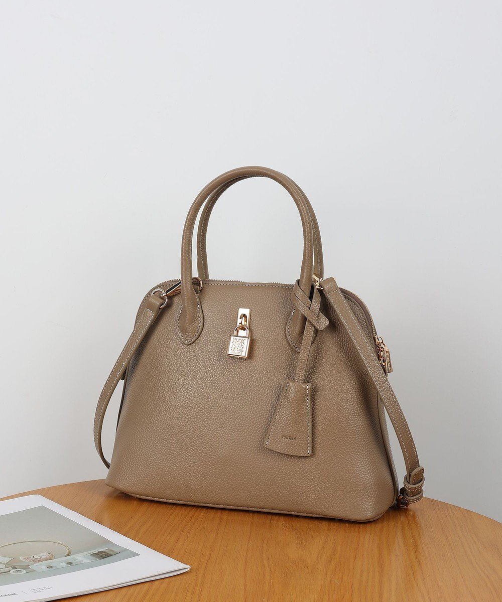【スタイルコード/STYLE CODE】の【PADMA/パドマ】 キーチャーム付 本革ハンドバッグ インテリア・キッズ・メンズ・レディースファッション・服の通販 founy(ファニー) ファッション Fashion レディースファッション Fashion for Women バッグ Bags シンプル Simple, Minimal スタイリッシュ Stylish, Fashionable チャーム Charm, Pendant 人気 Popular, Best Seller フェミニン Feminine, Girly フォルム Silhouette, Form フォーマル Formal, Dressy ボックス Boxy, Box Shape おすすめ Recommended / Our Picks エレガント 上品 Elegant セレモニー Ceremony クリスマス X'mas Christmas / X'mas ギフト プレゼント Gift / Present 入学式 Entrance Ceremony 卒業式 Graduation Ceremony 結婚式 Wedding ビジネス 仕事 通勤 Business / Work / Commuting グレージュ|ID: prp329100004666914 ipo3291000000033752482