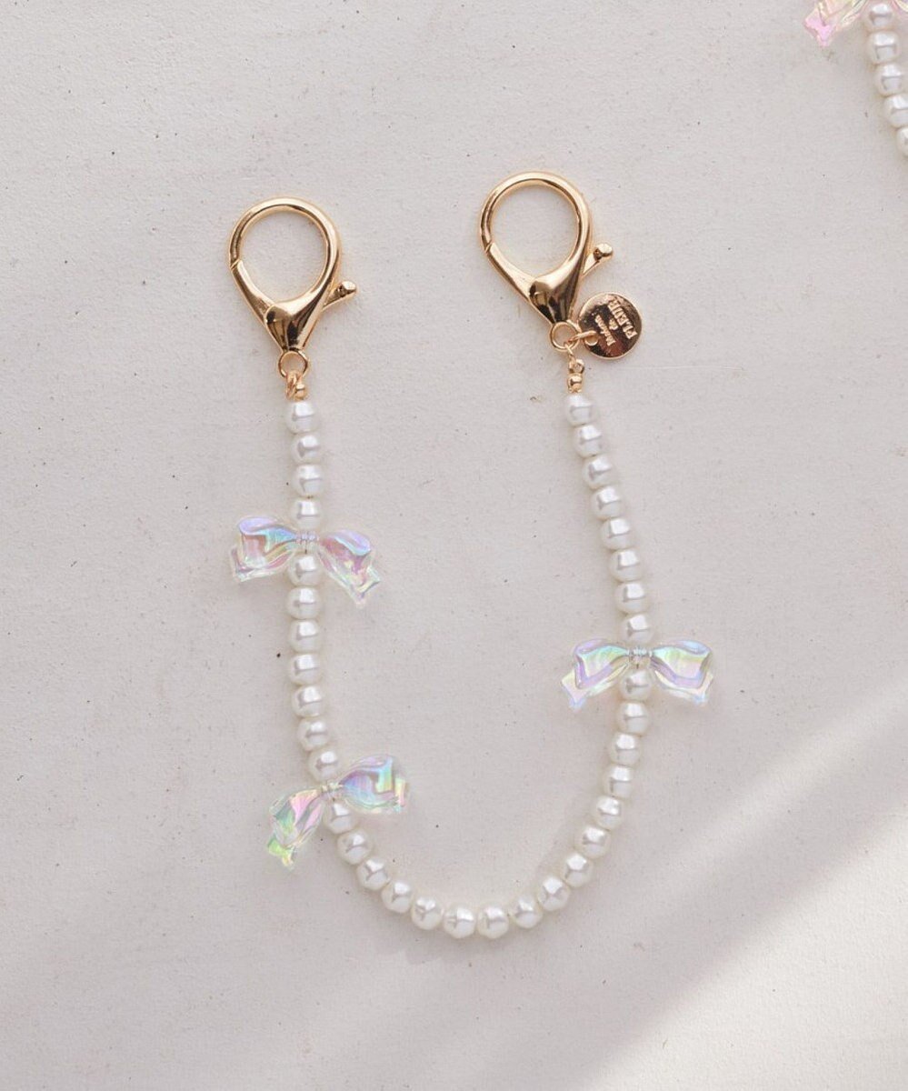 【メゾンドフルール/Maison de FLEUR】のオーロラリボンパールチャーム 人気、トレンドファッション・服の通販 founy(ファニー) 　ファッション　Fashion　レディースファッション　Fashion for Women　おすすめ　Recommended / Our Picks　アクセサリー　Fashion Accessories　チャーム　Charm, Pendant　トレンド　Trend, Trending Now　パール　Pearl, Pearl Accent　ポーチ　Pouch, Small Case　リボン　Ribbon, Bow　 other-1|ID: prp329100004667229 ipo3291000000033753777