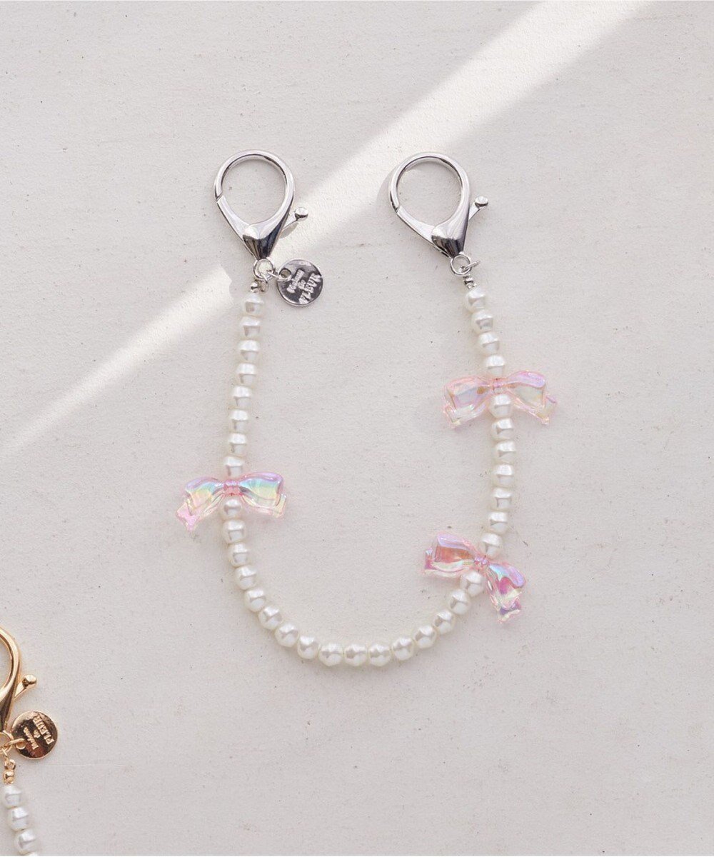 【メゾンドフルール/Maison de FLEUR】のオーロラリボンパールチャーム インテリア・キッズ・メンズ・レディースファッション・服の通販 founy(ファニー) 　ファッション　Fashion　レディースファッション　Fashion for Women　おすすめ　Recommended / Our Picks　アクセサリー　Fashion Accessories　チャーム　Charm, Pendant　トレンド　Trend, Trending Now　パール　Pearl, Pearl Accent　ポーチ　Pouch, Small Case　リボン　Ribbon, Bow　Pink|ID: prp329100004667229 ipo3291000000033753780