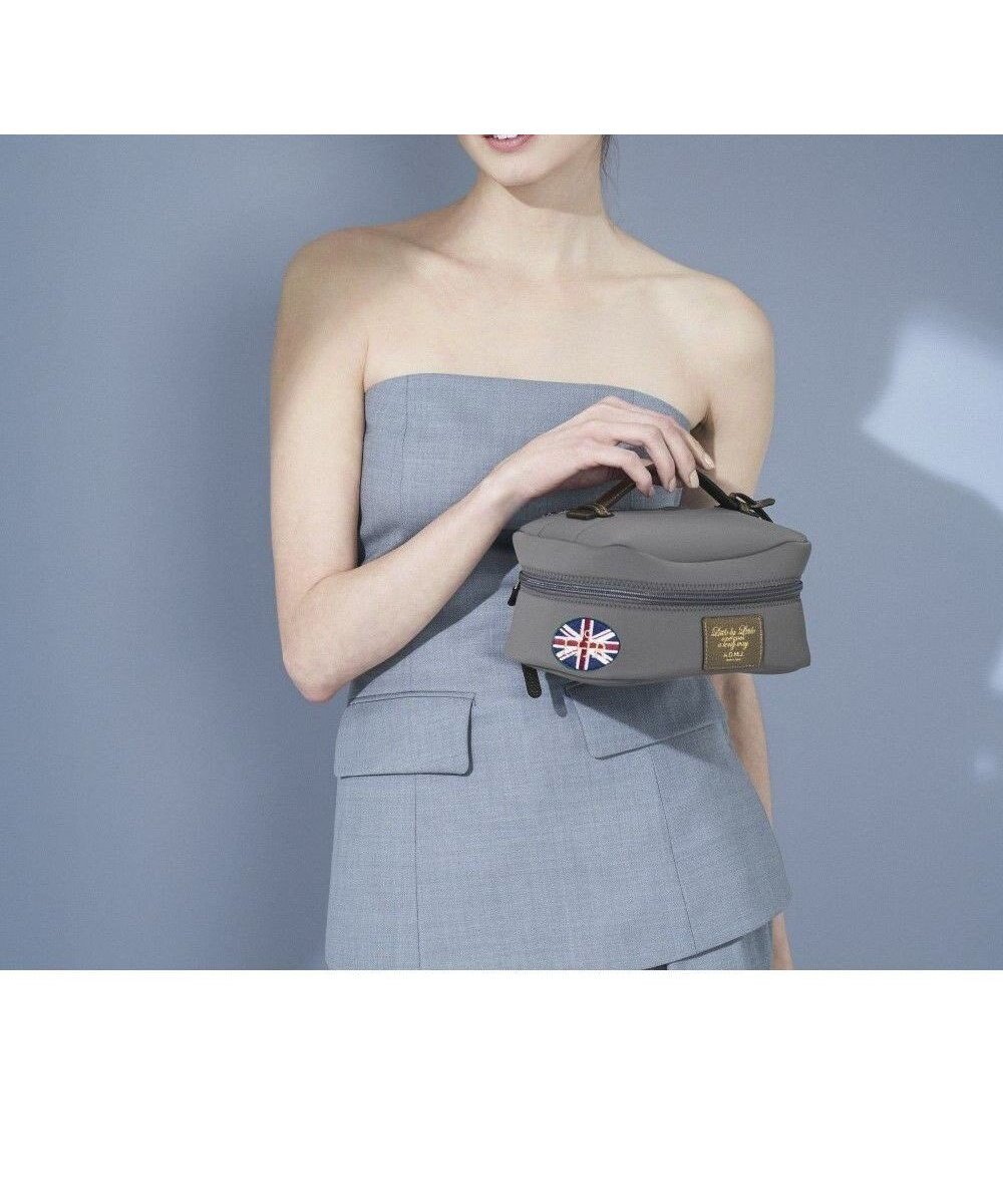 【アクセソワドゥマドモワゼルジャップ/A.D.M.J】の【魔法の様に軽い】マジックライト/フラッグワッペンバニティバッグM インテリア・キッズ・メンズ・レディースファッション・服の通販 founy(ファニー) ファッション Fashion レディースファッション Fashion for Women ミニ財布・二つ折り財布 Wallets & Card Cases ポーチ&ミニバッグ Pouches & Mini Bags イタリア Italy スーツ Suit, Formalwear 財布 Wallet, Purse ダブル Double, Double-Breasted フォーム Form フランス France, French ポーチ Pouch, Small Case ロド|ID: prp329100004667920 ipo3291000000033756383