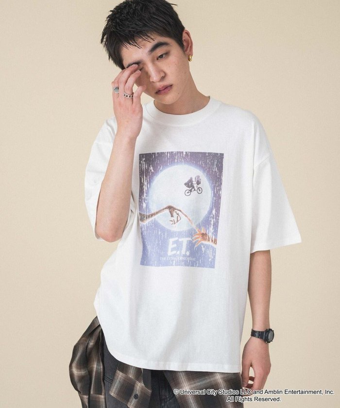 【ウィゴー/WEGO】の【新柄追加/E.T/ユニセックス着用ITEM/SMLサイズ展開】E.T.グラフィックT(S) インテリア・キッズ・メンズ・レディースファッション・服の通販 founy(ファニー) https://founy.com/ ファッション Fashion レディースファッション Fashion for Women トップス・カットソー Cut & Sew Tops シャツ・ブラウス・オフィスカジュアル Elegant Blouses & Button-Ups ロングTシャツ・Tシャツ Longline T-Shirts & Tees カットソー・ベーシックTシャツ Cut-and-Sewn Tops / Stretch Tees & Basics インナー Innerwear 春 Spring 秋 Autumn カットソー Cut and Sewn Top カーゴパンツ Cargo Pants, Utility Pants カーディガン Cardigan, Knitwear グラフィック Graphic, Graphic Design シンプル Simple, Minimal スマホ Smartphone, Mobile Device デニム Denim, Jeans Material 人気 Popular, Best Seller フィット Fit, Slim Fit フロント Front, Front Design プリント Print, Printed Pattern 半袖 Short Sleeve, Half Sleeve リラックス Relax, Relaxed Fit S/S・春夏 SS, Spring/Summer, Warm Season おすすめ Recommended / Our Picks 夏 Summer |ID: prp329100004668149 ipo3291000000033757220