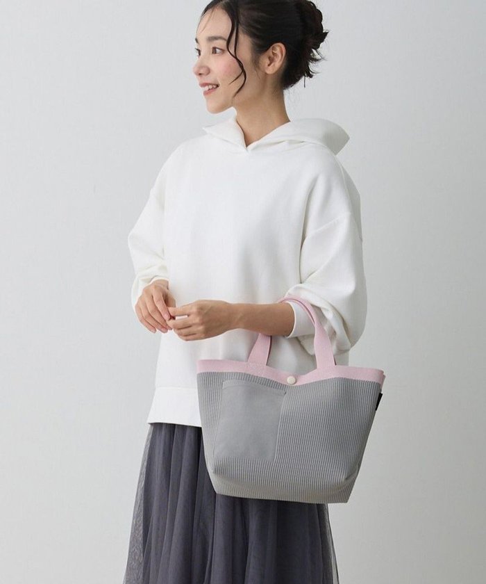 【ルートート/ROOTOTE】の1035【手洗い可能】SN.デリ.ルフル-A インテリア・キッズ・メンズ・レディースファッション・服の通販 founy(ファニー) https://founy.com/ ファッション Fashion レディースファッション Fashion for Women バッグ Bags 洗える Machine Washable カメラ Camera Accessories シンプル Simple, Minimal 財布 Wallet, Purse ハンカチ Handkerchief, Hanky パターン Pattern, Design Print ポケット Pocket, Pocket Detail ポーチ Pouch, Small Case 新作・新入荷 New Arrivals / New In |ID: prp329100004668210 ipo3291000000034200087