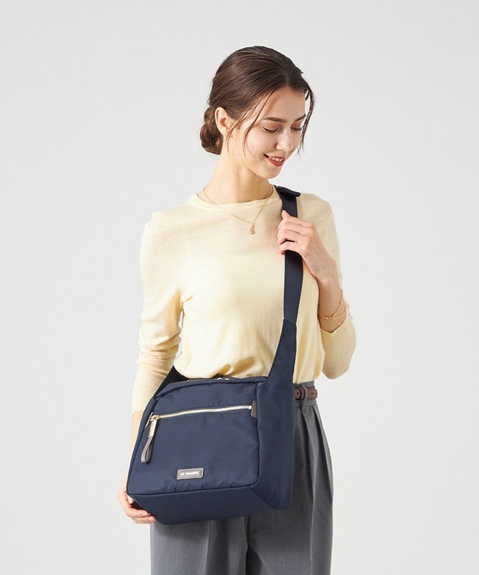 【ラ バガジェリー/LA BAGAGERIE】のメタルバックル ボックスショルダー Sサイズ インテリア・キッズ・メンズ・レディースファッション・服の通販 founy(ファニー) https://founy.com/ ファッション Fashion レディースファッション Fashion for Women バッグ Bags ショルダー Shoulder, Shoulder Strap シンプル Simple, Minimal スマート Smart, Elegant ボックス Boxy, Box Shape ポケット Pocket, Pocket Detail メタル Metal, Metal Parts |ID: prp329100004668670 ipo3291000000033759196