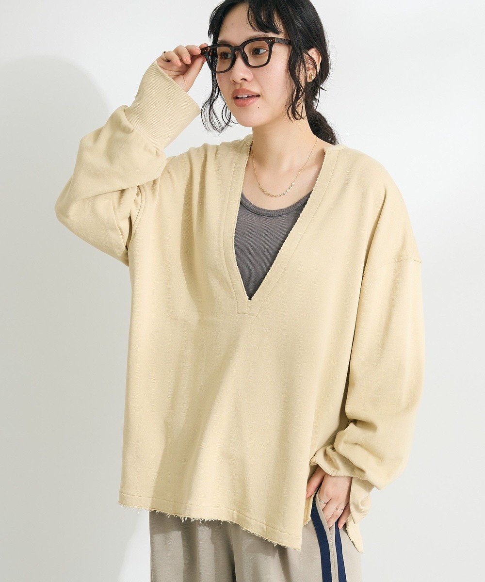 【クラフトスタンダードブティック/CRAFT STANDARD BOUTIQUE】のTC裏毛Vネックプルオーバー インテリア・キッズ・メンズ・レディースファッション・服の通販 founy(ファニー) 　ファッション　Fashion　レディースファッション　Fashion for Women　トップス・カットソー　Cut & Sew Tops　レディースパーカー・カジュアルフーディー　Casual Hoodies & Sweatshirts　カジュアルプルオーバー・ニットトップス　Pullovers & Knit Tops / Casual Pullovers　スウェット・クルーネックトップス　Sweatshirts & Crewnecks / Relaxed Fit Sweat Tops　Vネックトップス　V-Neck Tops / V-Cut Neckline Shirts　インナー　Innerwear　春　Spring　カットオフ　Cut-Off Design　カットソー　Cut and Sewn Top　キャミソール　Camisole, Spaghetti Strap Top　スウェット / スエット　Sweatshirt, Sweatwear　スリット　Slit, Slit Detail　ヘムライン　Hemline, Bottom Cut　ポケット　Pocket, Pocket Detail　ルーズ　Loose, Oversized　ロング　Long, Long-Length　S/S・春夏　SS, Spring/Summer, Warm Season　おすすめ　Recommended / Our Picks　夏　Summer　2025年　2025　2025春夏・S/S　Spring/Summer 2025 SS25　Beige|ID: prp329100004668743 ipo3291000000033759458