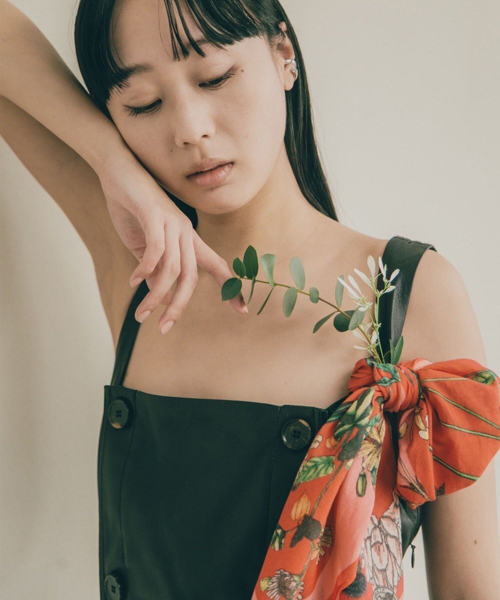 【ムーンバット/MOONBAT】のSWASH LONDON フラワープリント コットン スカーフ 人気、トレンドファッション・服の通販 founy(ファニー) ファッション Fashion レディースファッション Fashion for Women ギフト プレゼント Gift / Present スカーフ Scarf, Neckwear バンダナ Bandana, Head Scarf フラワー Flower, Floral プリント Print, Printed Pattern モダン Modern, Contemporary モチーフ Motif, Design Theme ロンドン London Style, British Inspired 日本製 Made In Japan other-1|ID: prp329100004668897 ipo3291000000033759948