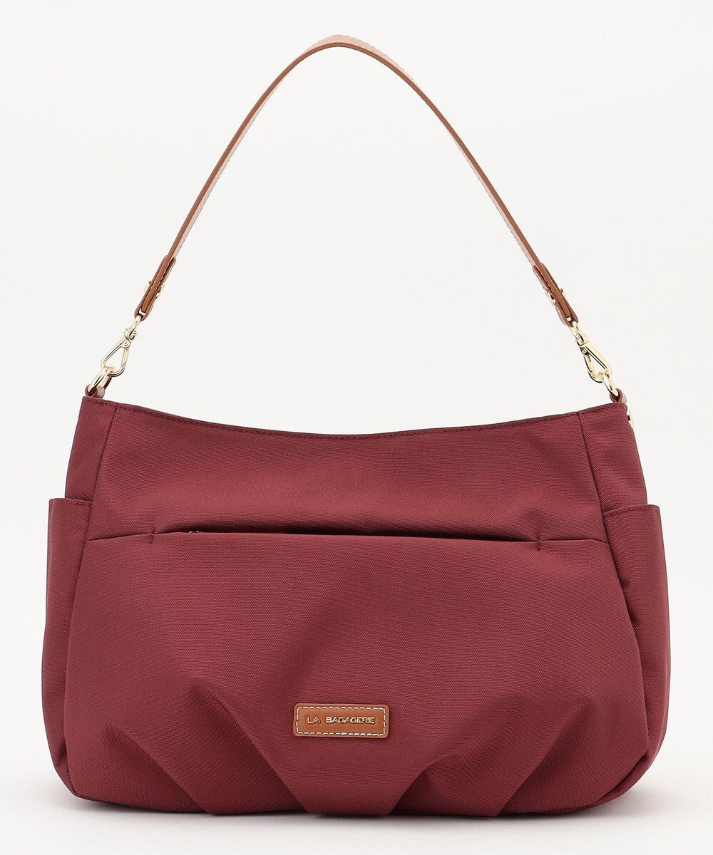 【ラ バガジェリー/LA BAGAGERIE】のポリエステルキャンバス タックショルダー インテリア・キッズ・メンズ・レディースファッション・服の通販 founy(ファニー) ファッション Fashion レディースファッション Fashion for Women キャンバス Canvas, Canvas Fabric 軽量 Lightweight, Ultra Light ショルダー Shoulder, Shoulder Strap シンプル Simple, Minimal スマート Smart, Elegant 定番 Standard, Basic Item 人気 Popular, Best Seller プレート Plate, Dish ポケット Pocket, Pocket Detail マグネット Magnet, Magnetic Closure リネン Linen, Linen Fabric 旅行 Travel ワイン|ID: prp329100004668955 ipo3291000000033823285