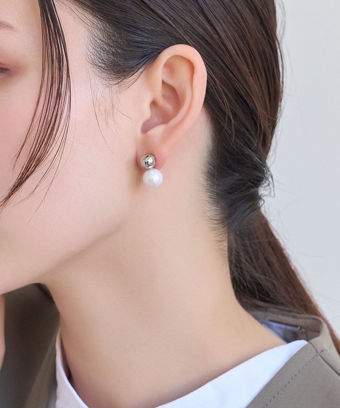 【フィービィー/phoebe】のツインパールメタルイヤリング シルバー インテリア・キッズ・メンズ・レディースファッション・服の通販 founy(ファニー) https://founy.com/ ファッション Fashion レディースファッション Fashion for Women ジュエリー Jewelry ファッションリング Fashion Rings イヤリング・フープ・ドロップタイプ Hoop, Drop & Clip Earrings アクセサリー Fashion Accessories イヤリング Earrings シルバー Silver, Metallic Silver パール Pearl, Pearl Accent ベーシック Basic, Essential メタル Metal, Metal Parts |ID: prp329100004668999 ipo3291000000033760288