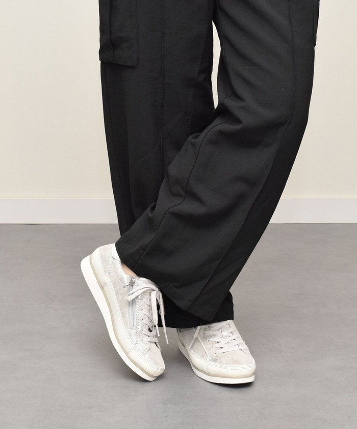 【インター ショシュール/INTER-CHAUSSURES】の【BUSSOLA】撥水レースアップスニーカー インテリア・キッズ・メンズ・レディースファッション・服の通販 founy(ファニー) https://founy.com/ ファッション Fashion レディースファッション Fashion for Women 抗菌 Antibacterial, Bacteria-Resistant シューズ Shoes, Footwear スニーカー Sneakers, Trainers バランス Balance, Style Balance ライニング Inner Lining, Inner Fabric, Lined ラバー Rubber, Rubber Sole |ID: prp329100004669172 ipo3291000000033760853