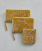 【トプカピ/TOPKAPI】の【TREASURE TOPKAPI】ローズエンボス ツヤ レザー ラウンドファスナー 二つ折り財布/パスポート対応 人気、トレンドファッション・服の通販 founy(ファニー) ファッション Fashion レディースファッション Fashion for Women ミニ財布・二つ折り財布 Wallets & Card Cases イエロー Yellow 財布 Wallet, Purse ポケット Pocket, Pocket Detail ラウンド Round, Round Neck ローズ Rose, Rose Motif 旅行 Travel thumbnail イエロー|ID: prp329100004669269 ipo3291000000033761164