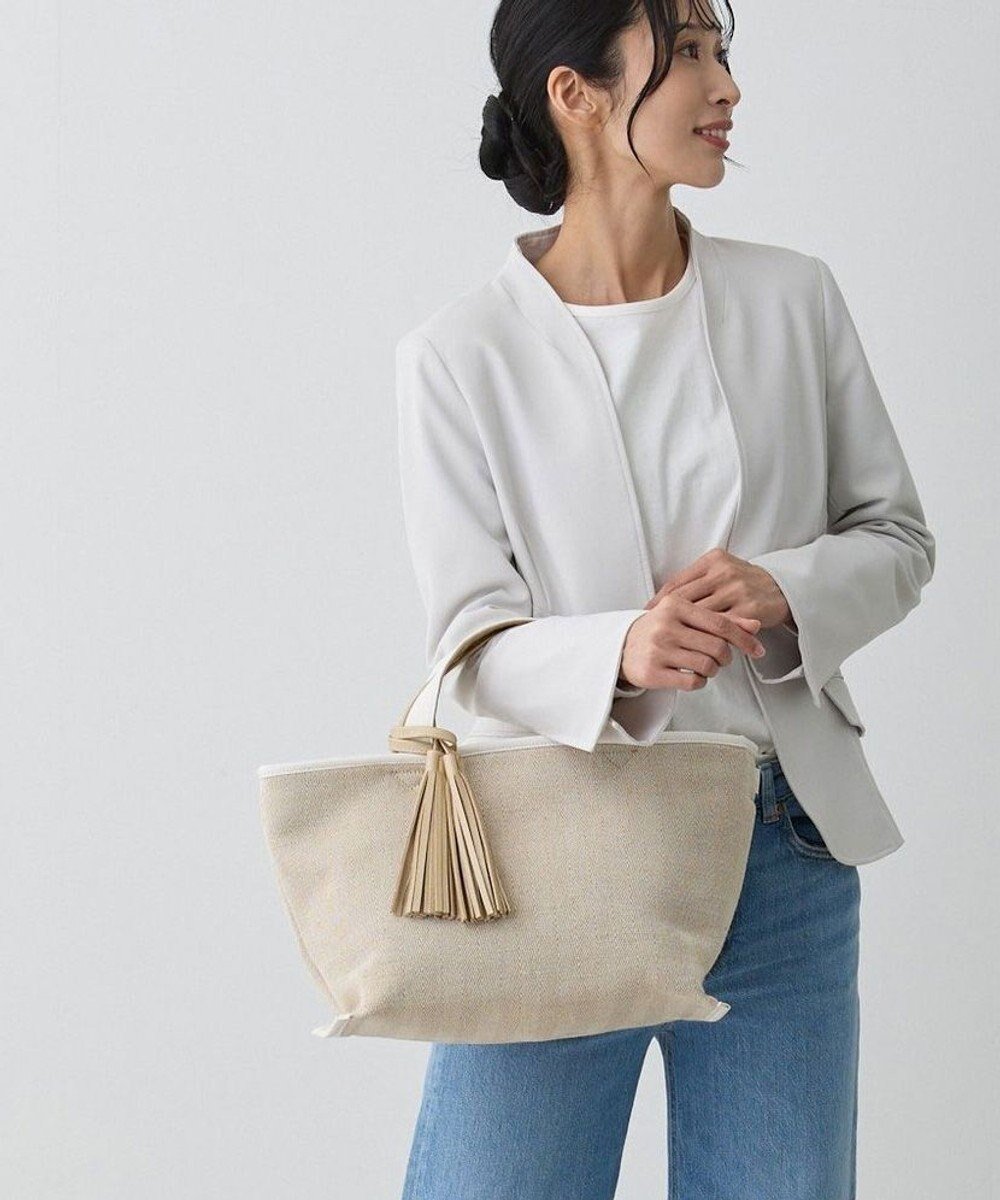 【ルートート/ROOTOTE】の1071【幅広マチ】LT.デリ.ワイド.ツーカラー-B インテリア・キッズ・メンズ・レディースファッション・服の通販 founy(ファニー) 　ファッション　Fashion　レディースファッション　Fashion for Women　バッグ　Bags　カメラ　Camera Accessories　シルバー　Silver, Metallic Silver　ジュート　Jute, Natural Fiber　財布　Wallet, Purse　タッセル　Tassel, Fringe　ポケット　Pocket, Pocket Detail　マグネット　Magnet, Magnetic Closure　ランダム　Random, Irregular　ワイド　Wide, Wide Fit　新作・新入荷　New Arrivals / New In　01:ホワイト×ゴールド|ID: prp329100004669313 ipo3291000000033761323