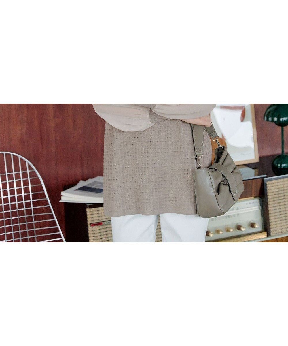 【ティアクラッセ/Tiaclasse】の【新色追加・洗える】シアーチェック柄ニットチュニック インテリア・キッズ・メンズ・レディースファッション・服の通販 founy(ファニー) ファッション Fashion レディースファッション Fashion for Women トップス・カットソー Cut & Sew Tops ニット Knit Tops & Sweaters 春 Spring 洗える Machine Washable 秋 Autumn カーディガン Cardigan, Knitwear サマー Summer, Summer Style シアー Sheer, See-Through シフォン Chiffon, Lightweight Fabric セーター Sweater, Knitwear チェック Check, Plaid, Tartan チュニック Tunic, Long Top 長袖 Long Sleeve, Full Sleeve フェミニン Feminine, Girly ポケット Pocket, Pocket Detail ロング Long, Long-Length 冬 Winter / This Winter S/S・春夏 SS, Spring/Summer, Warm Season 再入荷 Restock / Back in Stock 夏 Summer 新作・新入荷 New Arrivals / New In グレージュ|ID: prp329100004669315 ipo3291000000033761332