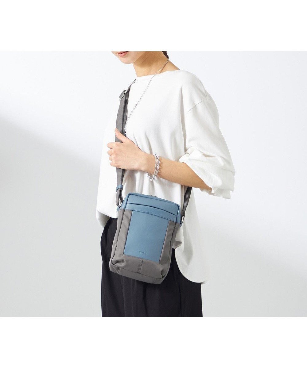【イザック/Y'SACCS】のブロックモチーフポシェット インテリア・キッズ・メンズ・レディースファッション・服の通販 founy(ファニー) 　ファッション　Fashion　レディースファッション　Fashion for Women　おすすめ　Recommended / Our Picks　コンパクト　Compact, Small Size　シンプル　Simple, Minimal　スマート　Smart, Elegant　フロント　Front, Front Design　ポケット　Pocket, Pocket Detail　定番　Standard, Basic Item　旅行　Travel　ブルー【web限定カラー】|ID: prp329100004669351 ipo3291000000033761451