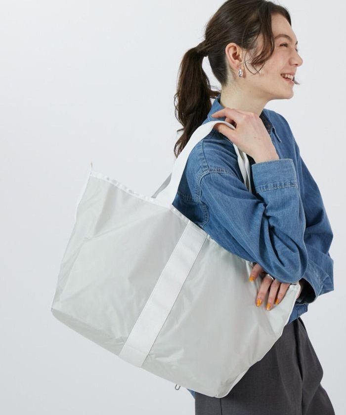 【レスポートサック/LeSportsac】のESSENTIAL LG OPEN TOTE/ブランC インテリア・キッズ・メンズ・レディースファッション・服の通販 founy(ファニー) https://founy.com/ ファッション Fashion レディースファッション Fashion for Women バッグ Bags 軽量 Lightweight, Ultra Light シンプル Simple, Minimal トラベル Travel, Travel Gear 定番 Standard, Basic Item 人気 Popular, Best Seller プリント Print, Printed Pattern ポケット Pocket, Pocket Detail マグネット Magnet, Magnetic Closure 無地 Plain, Solid Color おすすめ Recommended / Our Picks 旅行 Travel ビジネス 仕事 通勤 Business / Work / Commuting |ID: prp329100004669393 ipo3291000000033761601