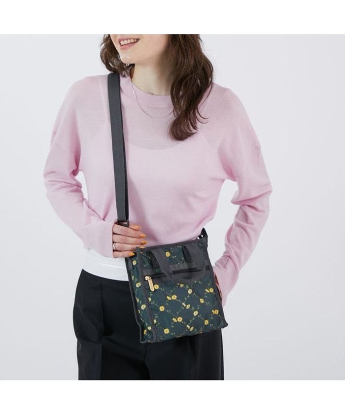 【レスポートサック/LeSportsac】のMINI N/S TOTE/デイジークロスグリーン インテリア・キッズ・メンズ・レディースファッション・服の通販 founy(ファニー) https://founy.com/ ファッション Fashion レディースファッション Fashion for Women バッグ Bags おすすめ Recommended / Our Picks アウトドア Outdoor Clothing スクエア Square, Square Shape スマート Smart, Elegant フラワー Flower, Floral プリント Print, Printed Pattern ポケット Pocket, Pocket Detail ポーチ Pouch, Small Case 旅行 Travel 財布 Wallet, Purse |ID: prp329100004669402 ipo3291000000033761619