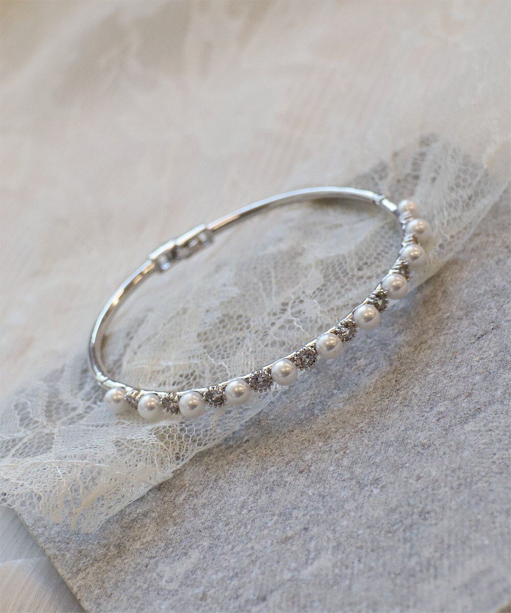 【ティアクラッセ/Tiaclasse】のパールブレスレット 人気、トレンドファッション・服の通販 founy(ファニー) ファッション Fashion レディースファッション Fashion for Women ジュエリー Jewelry チェーン&カフブレスレット Cuff & Chain Bracelets バングル・カフブレスレット Bangles & Cuff Bracelets アクセサリー Fashion Accessories エレガント 上品 Elegant オケージョン Occasion Wear カーディガン Cardigan, Knitwear シルバー Silver, Metallic Silver シンプル Simple, Minimal チュニック Tunic, Long Top ドレス Dress, One-Piece 長袖 Long Sleeve, Full Sleeve バングル Bangle, Bracelet パール Pearl, Pearl Accent ビジュー Bijou, Jewel-like Accent フェミニン Feminine, Girly ブレスレット Bracelet, Wristband ミックス Mix, Mixed Style メタル Metal, Metal Parts 再入荷 Restock / Back in Stock 入学式 Entrance Ceremony 卒業式 Graduation Ceremony 新作・新入荷 New Arrivals / New In 結婚式 Wedding other-1|ID: prp329100004669515 ipo3291000000033761988