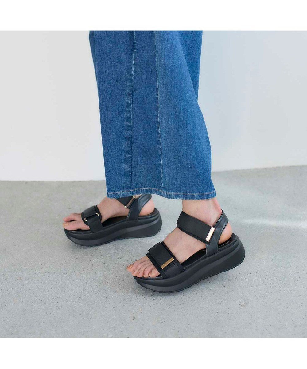 【モード エ ジャコモ/MODE ET JACOMO】のnoyau 厚底サテンベルクロスポーツサンダル インテリア・キッズ・メンズ・レディースファッション・服の通販 founy(ファニー) 　ファッション　Fashion　レディースファッション　Fashion for Women　スポーツウェア　Functional & Stylish Sportswear　サンダル&ミュール　Sandals & Mules　厚底　Platform Shoes　春　Spring　クッション　Cushion, Throw Pillow　コレクション　Collection, Seasonal Line　サテン　Satin, Glossy Fabric　サンダル　Sandals, Summer Shoes　スポーツ　Sports, Activewear　セットアップ　Set-Up, Coordinated Outfit　トレンド　Trend, Trending Now　バランス　Balance, Style Balance　フィット　Fit, Slim Fit　フェミニン　Feminine, Girly　ミックス　Mix, Mixed Style　レギンス　Leggings, Stretch Pants　S/S・春夏　SS, Spring/Summer, Warm Season　再入荷　Restock / Back in Stock　おすすめ　Recommended / Our Picks　夏　Summer　旅行　Travel　エレガント 上品　Elegant　ブラック|ID: prp329100004669545 ipo3291000000034595085