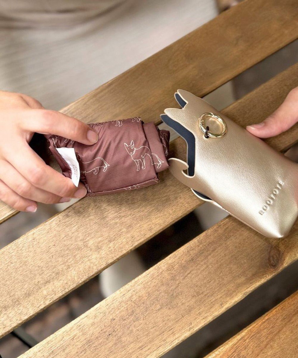 【ルートート/ROOTOTE】の1045【ネコ・イヌ】LT.チャーム&トート-A インテリア・キッズ・メンズ・レディースファッション・服の通販 founy(ファニー) 　ファッション　Fashion　レディースファッション　Fashion for Women　バッグ　Bags　カメラ　Camera Accessories　コンパクト　Compact, Small Size　軽量　Lightweight, Ultra Light　スマホ　Smartphone, Mobile Device　チャーム　Charm, Pendant　ネコ　Cat, Feline Motif　プリント　Print, Printed Pattern　ポケット　Pocket, Pocket Detail　ギフト プレゼント　Gift / Present　05:イヌ・ドッグ|ID: prp329100004669563 ipo3291000000034158493