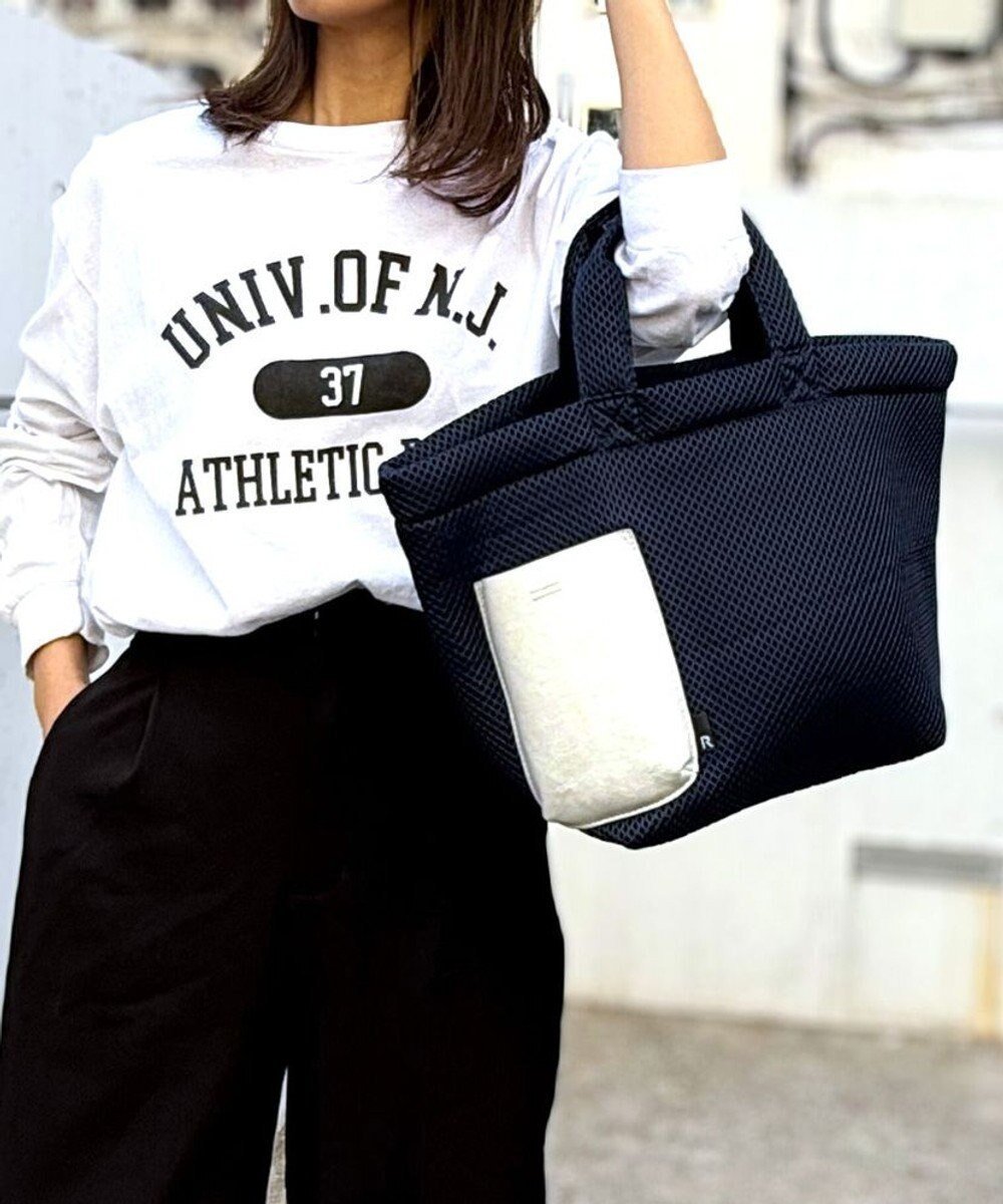 【ルートート/ROOTOTE】の1040【手洗い可能】SC.デリ.ウエッファ-B インテリア・キッズ・メンズ・レディースファッション・服の通販 founy(ファニー) 　ファッション　Fashion　レディースファッション　Fashion for Women　バッグ　Bags　カメラ　Camera Accessories　財布　Wallet, Purse　ドット　Polka Dot, Dot Pattern　ベーシック　Basic, Essential　ポケット　Pocket, Pocket Detail　ポーチ　Pouch, Small Case　おすすめ　Recommended / Our Picks　01:ネイビー|ID: prp329100004669822 ipo3291000000033764034