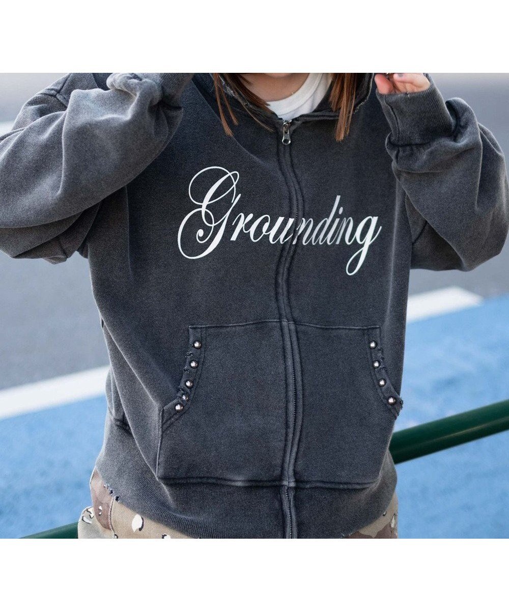 【ウィゴー/WEGO】のヴィンテージライクスタッズジップパーカー インテリア・キッズ・メンズ・レディースファッション・服の通販 founy(ファニー) 　ファッション　Fashion　レディースファッション　Fashion for Women　トップス・カットソー　Cut & Sew Tops　レディースパーカー・カジュアルフーディー　Casual Hoodies & Sweatshirts　おすすめ　Recommended / Our Picks　インナー　Innerwear　スタッズ　Studs, Metal Accents　スマホ　Smartphone, Mobile Device　タンク　Tank Top, Sleeveless Top　トレンド　Trend, Trending Now　ハーフ　Half, Half-Length　パーカー　Hoodie, Parka　ミニスカート　Mini Skirt, Short Skirt　ロング　Long, Long-Length　ヴィンテージ　Vintage Style　夏　Summer　定番　Standard, Basic Item　春　Spring　S/S・春夏　SS, Spring/Summer, Warm Season　長袖　Long Sleeve, Full Sleeve　ブラック|ID: prp329100004669964 ipo3291000000033764576