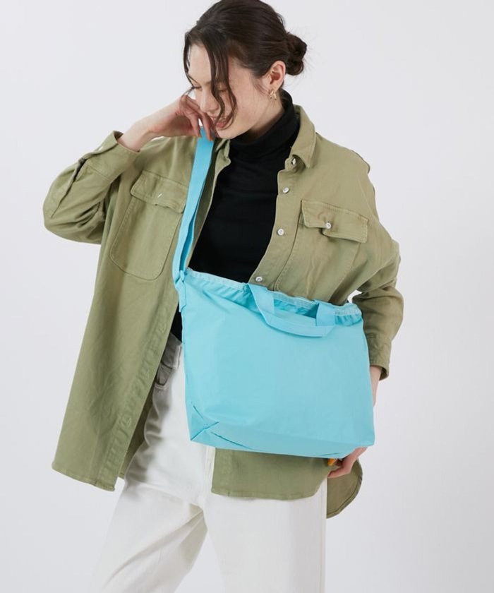 【レスポートサック/LeSportsac】のDELUXE EASY CARRY TOTE/ペールターコイズ インテリア・キッズ・メンズ・レディースファッション・服の通販 founy(ファニー) https://founy.com/ ファッション Fashion レディースファッション Fashion for Women バッグ Bags アウトドア Outdoor Clothing 軽量 Lightweight, Ultra Light シンプル Simple, Minimal 人気 Popular, Best Seller プリント Print, Printed Pattern ポケット Pocket, Pocket Detail 無地 Plain, Solid Color おすすめ Recommended / Our Picks 旅行 Travel ビジネス 仕事 通勤 Business / Work / Commuting |ID: prp329100004669988 ipo3291000000033764657