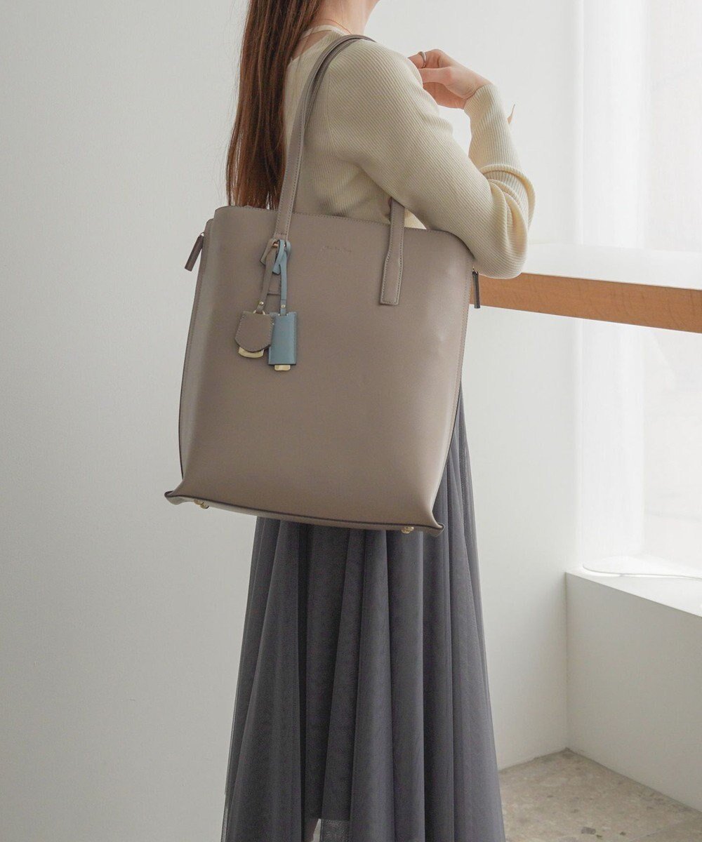【エースバッグズアンドラゲッジ/ACE BAGS & LUGGAGE】のJewelna Rose OLバッグ・セレム 縦型トートバッグ A4サイズ 16190 ジュエルナローズ インテリア・キッズ・メンズ・レディースファッション・服の通販 founy(ファニー) 　ファッション　Fashion　レディースファッション　Fashion for Women　バッグ　Bags　傘　Umbrella, Parasol　シンプル　Simple, Minimal　スタイリッシュ　Stylish, Fashionable　スマート　Smart, Elegant　スリーブ　Sleeve, Long Sleeve / Short Sleeve　チャーム　Charm, Pendant　フェイクレザー　Faux Leather, PU Leather　フェミニン　Feminine, Girly　ポケット　Pocket, Pocket Detail　ポーチ　Pouch, Small Case　ラップ　Wrap, Wrap Design　リュック　Backpack, Rucksack　再入荷　Restock / Back in Stock　おすすめ　Recommended / Our Picks　スーツケース キャリーケース　Suitcase / Carry Case　エレガント 上品　Elegant　ビジネス 仕事 通勤　Business / Work / Commuting　グレージュ|ID: prp329100004670059 ipo3291000000033764921