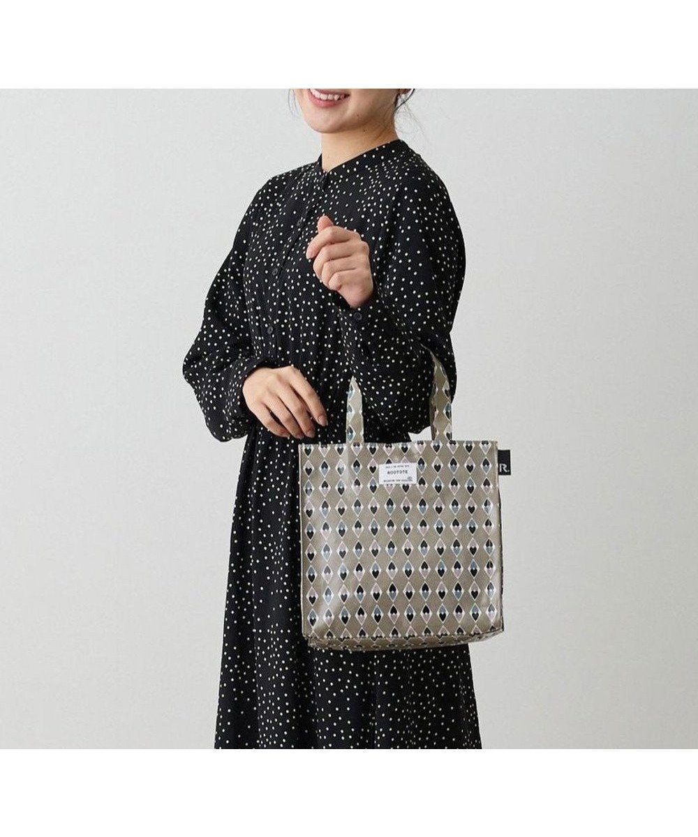 【ルートート/ROOTOTE】の1021【正方形型ラミネート加工】EU.スクエア.ラミネート-P 人気、トレンドファッション・服の通販 founy(ファニー) 　ファッション　Fashion　レディースファッション　Fashion for Women　バッグ　Bags　カメラ　Camera Accessories　スクエア　Square, Square Shape　財布　Wallet, Purse　ドット　Polka Dot, Dot Pattern　プリント　Print, Printed Pattern　ポケット　Pocket, Pocket Detail　ポーチ　Pouch, Small Case　モチーフ　Motif, Design Theme　ランダム　Random, Irregular　新作・新入荷　New Arrivals / New In　 other-1|ID: prp329100004670081 ipo3291000000033764997