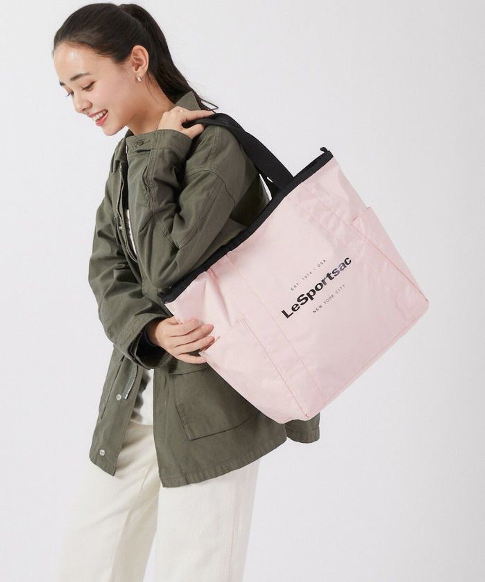 【レスポートサック/LeSportsac】のLG REVERSIBLE PKT TOTE/2ウェイピーチブラッシュ/サンダー 人気、トレンドファッション・服の通販 founy(ファニー) 　ファッション　Fashion　レディースファッション　Fashion for Women　バッグ　Bags　軽量　Lightweight, Ultra Light　シンプル　Simple, Minimal　トラベル　Travel, Travel Gear　ピーチ　Peach, Soft Touch　プリント　Print, Printed Pattern　ポケット　Pocket, Pocket Detail　リバーシブル　Reversible, Two-Sided　おすすめ　Recommended / Our Picks　旅行　Travel　ビジネス 仕事 通勤　Business / Work / Commuting　 other-1|ID: prp329100004670120 ipo3291000000033765119