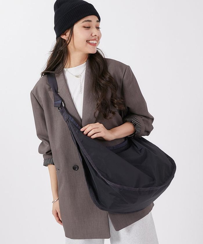 【レスポートサック/LeSportsac】のLARGE SPORTSAC/ディープシーブルー インテリア・キッズ・メンズ・レディースファッション・服の通販 founy(ファニー) https://founy.com/ ファッション Fashion レディースファッション Fashion for Women スポーツウェア Functional & Stylish Sportswear スポーツバッグ・ジム用ポーチ・バックパック Gym Bag / Sports Backpack / Pouch for Training 軽量 Lightweight, Ultra Light シンプル Simple, Minimal フィット Fit, Slim Fit プリント Print, Printed Pattern ポケット Pocket, Pocket Detail マグネット Magnet, Magnetic Closure 無地 Plain, Solid Color ラウンド Round, Round Neck ラップ Wrap, Wrap Design おすすめ Recommended / Our Picks ビジネス 仕事 通勤 Business / Work / Commuting |ID: prp329100004670127 ipo3291000000033765140